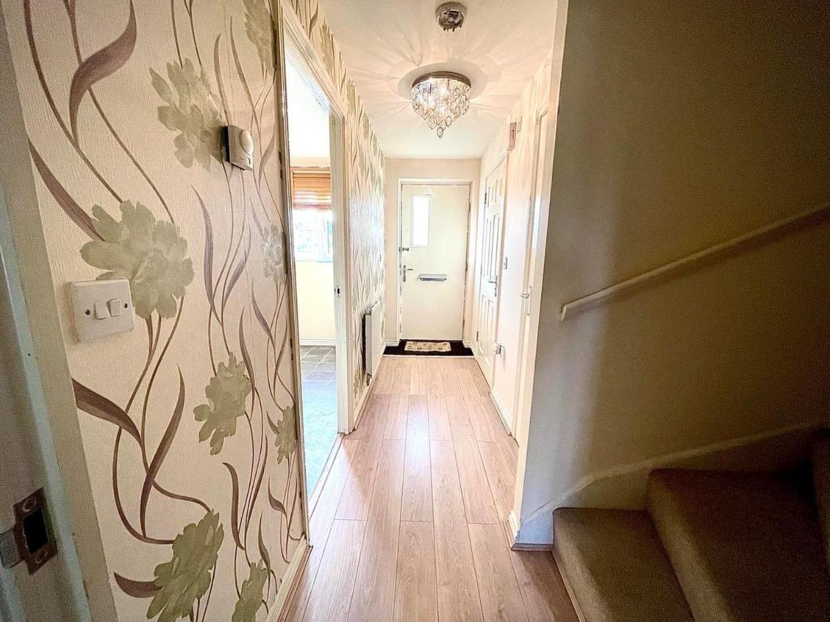 Lakeside Stylish 3 Bedroom House Grays Экстерьер фото